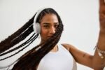 JBL Tune 680 NC, Auriculares supraaurales inalámbricos Ligeros con cancelación de Ruido adaptativa, Bluetooth 6.0 y 76 Horas de batería, Google Fast Pair, Microsoft Swift Pair, Blanco - Image 5