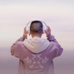 Logitech G G735 Wireless Gaming Headphones, LIGHTSYNC RGB Customisable, Lightspeed, Bluetooth, Detachable Microphone, for PC & Mac - White - Image 4