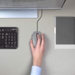 Logitech M110 Wired USB Mouse, Silent Buttons, Comfortable Full-Use Design, Ambidextrous PC/Mac/Laptop - Grey - Imagen 3