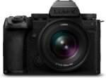 Panasonic LUMIX DC-S5M2XCE Mirrorless Full Frame Camera, LUMIX S 50mm F1.8 Lens, 4K 60P and 6K 30P Recording, Flip Screen, Wi-Fi, Phase Hybrid AF, Active IS, DMW-BLK22 Battery, Black - Imagen 2